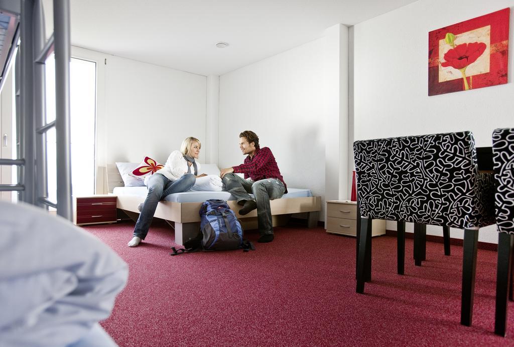 Familienzimmer mit Bergblick